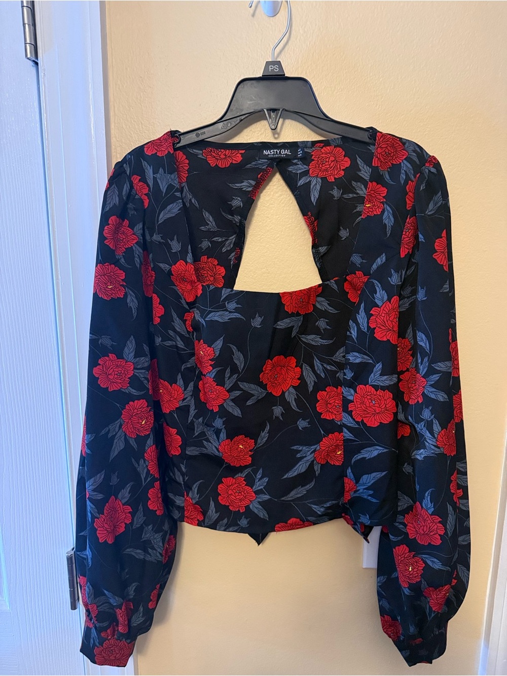 Nasty Gal Black Long-Sleeve Floral Cutout Top - Red Floral, Size 8